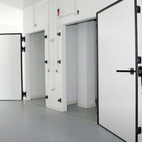 1200x800-vetroresina_0018_porte-celle-frigorifere.1024x768_q85-640x427-1-q1fsvqv4ck8d3uafu0stjhd0v55r3gbd8po8txzv5c